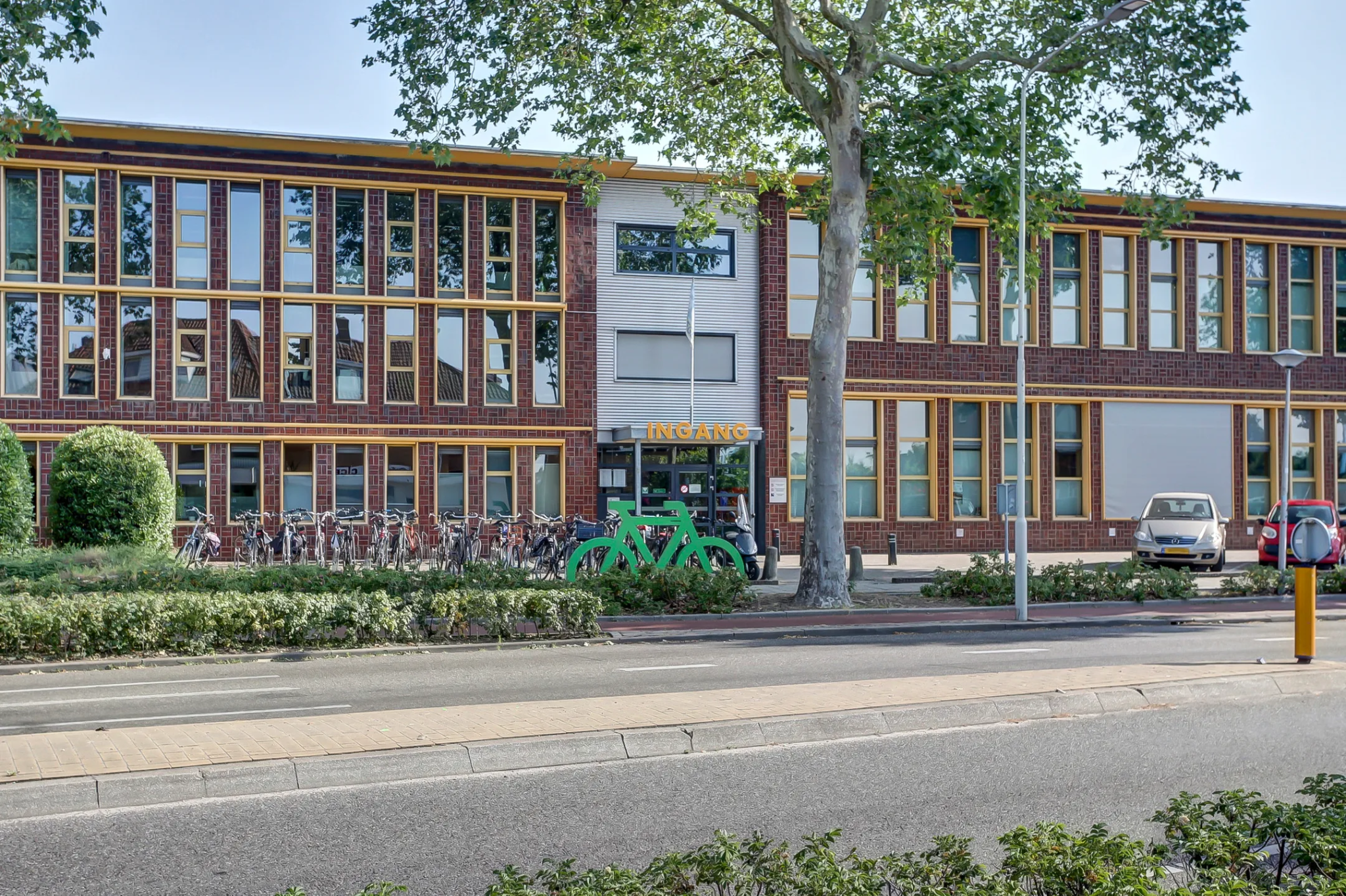 Ingang van Bedrijfsverzamelgebouw Groenestraat in Nijmegen